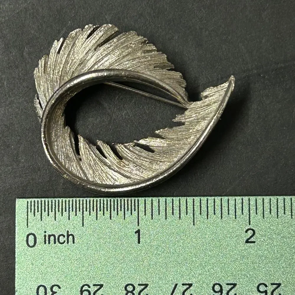Vintage MCM Brushed Silver Tone Metal Curled Feather Brooch‎